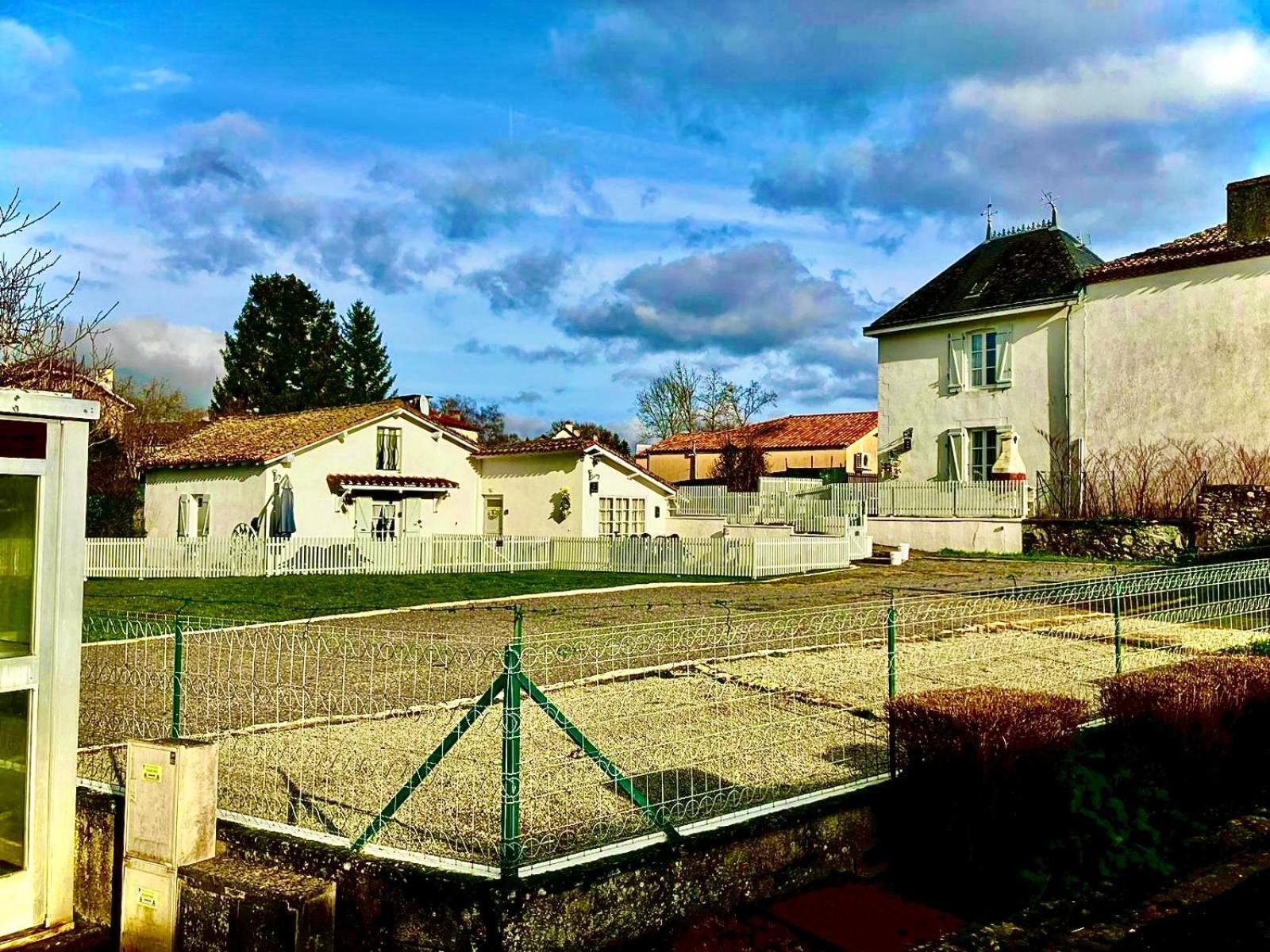 Gite Des Tournesols Oradour-Fanais Kültér fotó